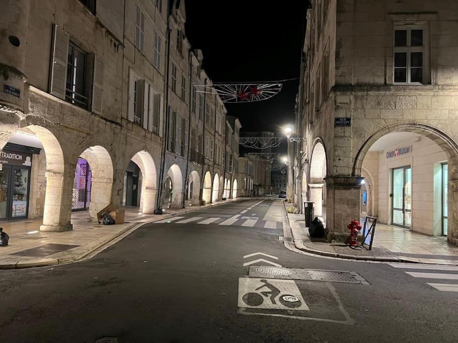 Le Logis Des Templiers Vieux Port Apartment Ла Рошел Екстериор снимка